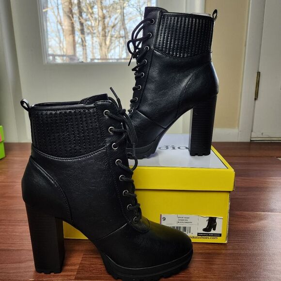 Seven Dials Black Lug Sole Ankle Boot 9 NIB - Picture 3 of 8